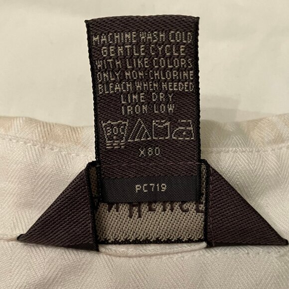 Van Heusen Women's Sleeveless Floral Button-down Blouse, Size Medium - Picture 3 of 4